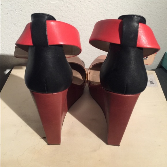 BCBG Wedges - Picture 6 of 6